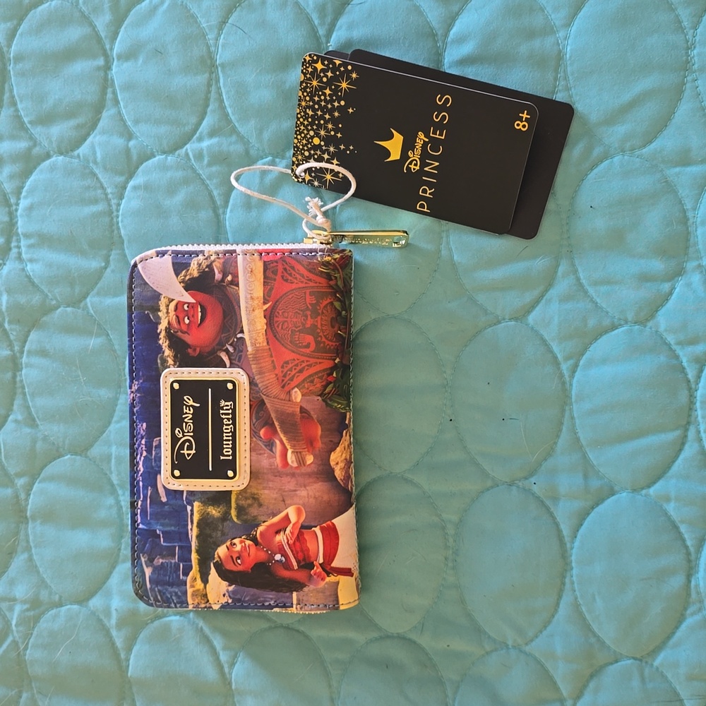 DISNEY PRINCESS LOUNGEFLY